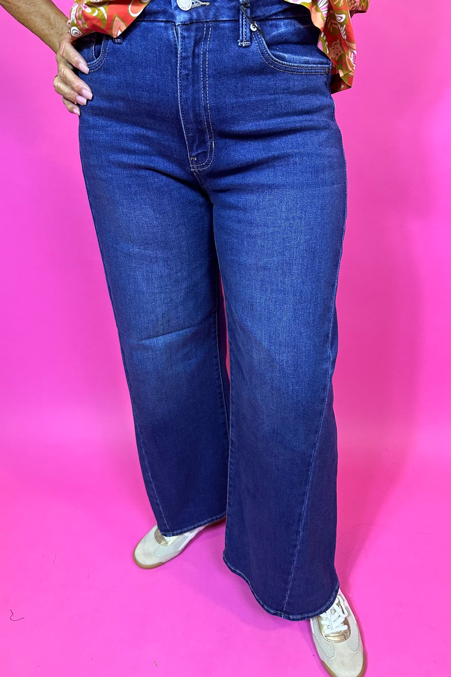Wide Leg Hemmed Jean