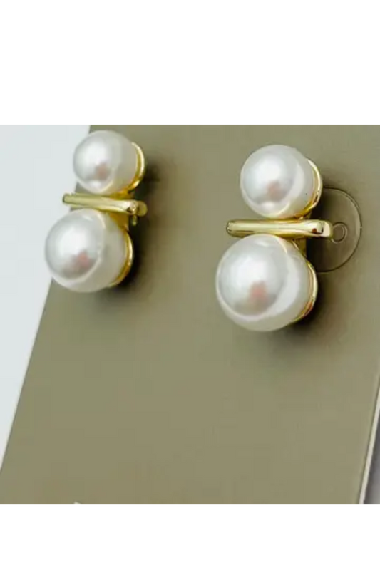 Double Pearl Stud