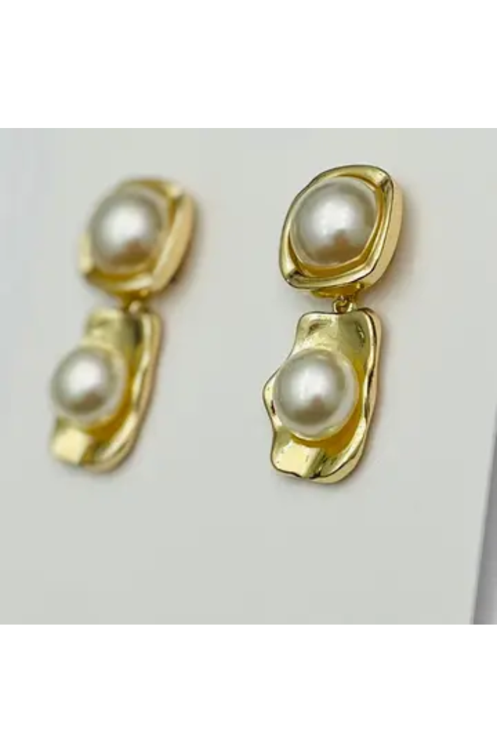 Chic Pearl Dangle