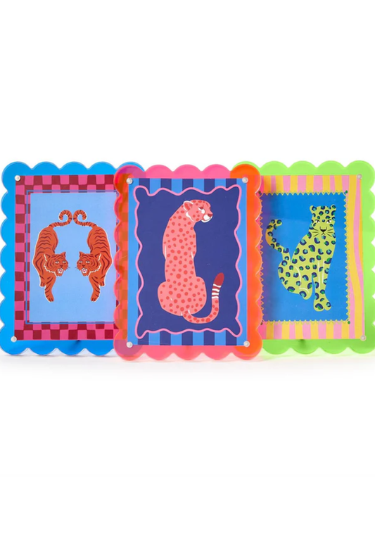 Scalloped Edge Photo Frame