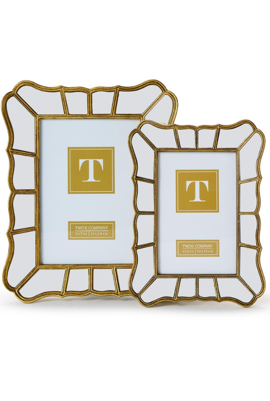 Photo Frame with Mirror Scalloped Edge