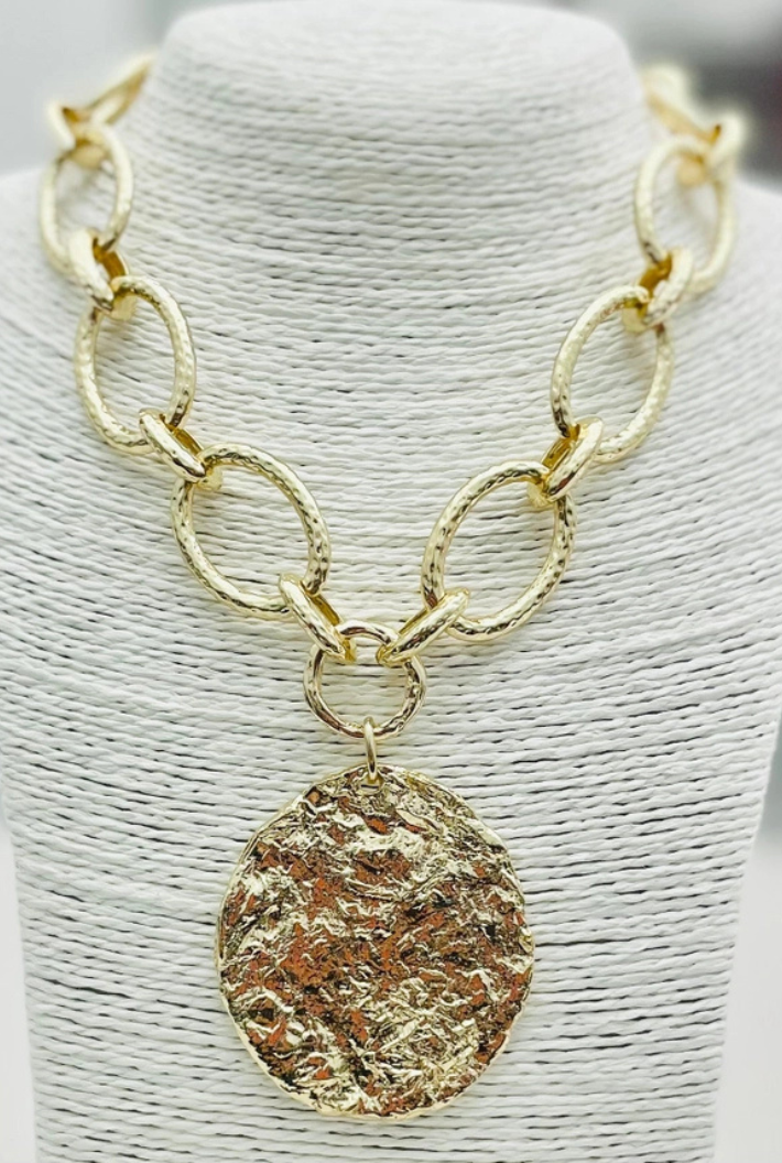 Hammered Chain with Pendant Necklace