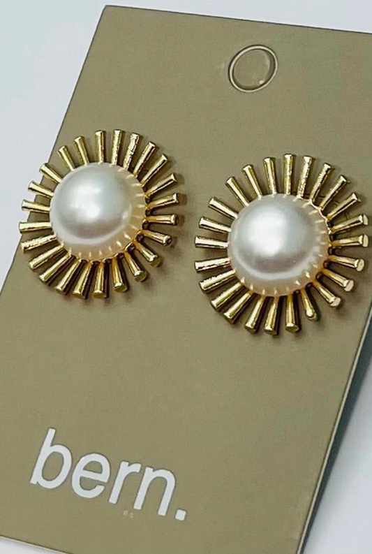 Radial Beauty Stud Earring