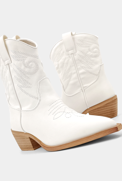 Zahara Mini White Boot
